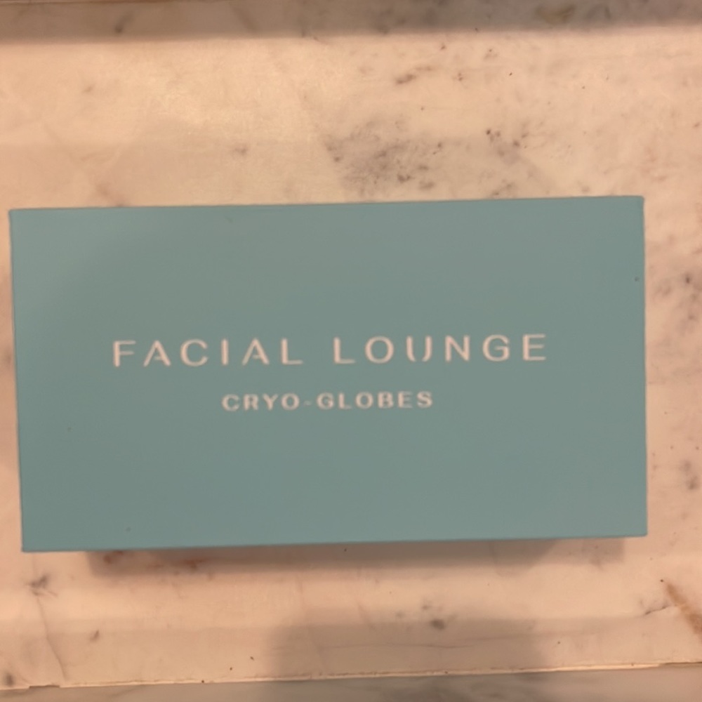 Facial Lounge Cyro-globes NIB
